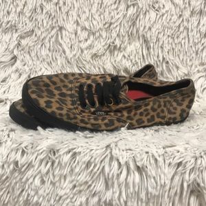 Leopard print Vans